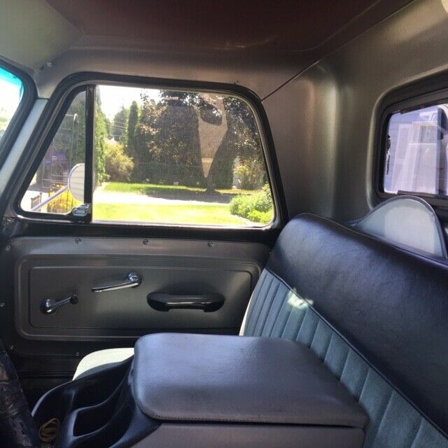 1966 Chevrolet C-10 Deluxe - photo 9