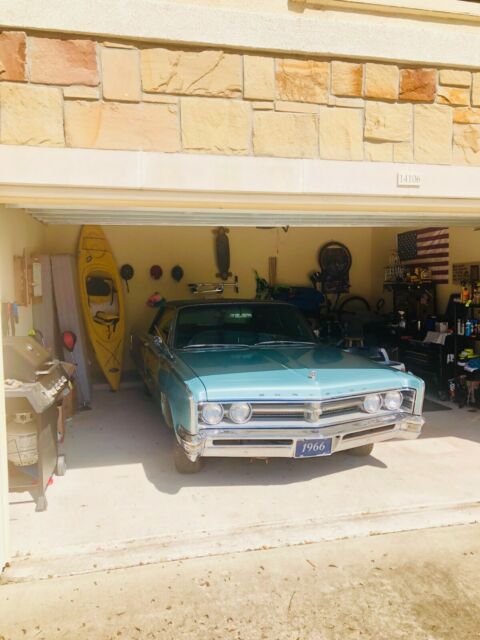 1966 Chrysler 300 Series - photo 2