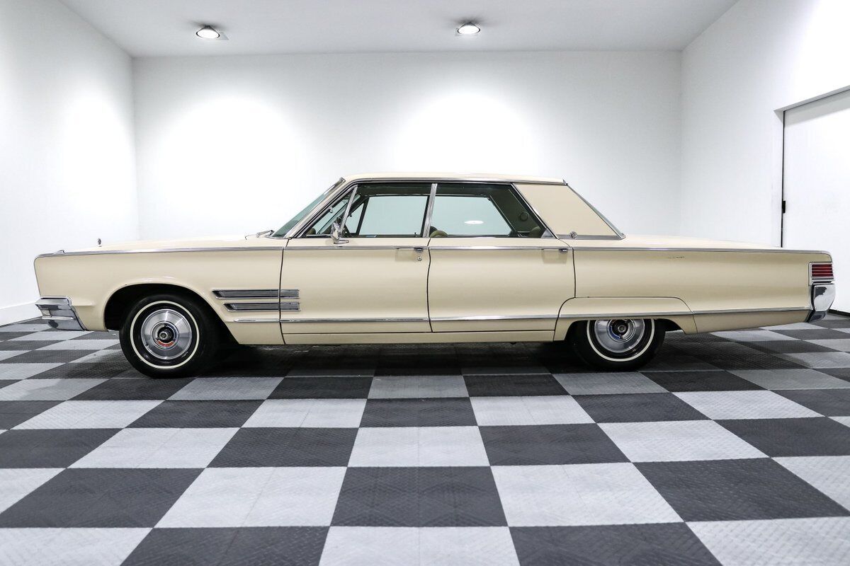 1966 Chrysler 300 Series - photo 4
