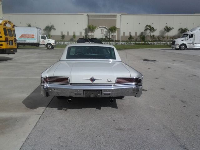 1966 Chrysler 300 Series - photo 4