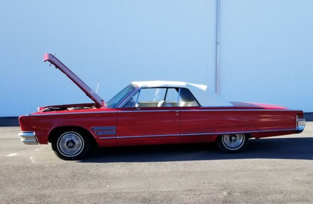 1966 Chrysler 300 CONVERTIBLE (Power Top) 383 TorqueFlite auto Red / White in NC 1966 Chrysler 300 Series Convertible