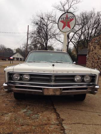 1966 Chrysler 300 Series - photo 2