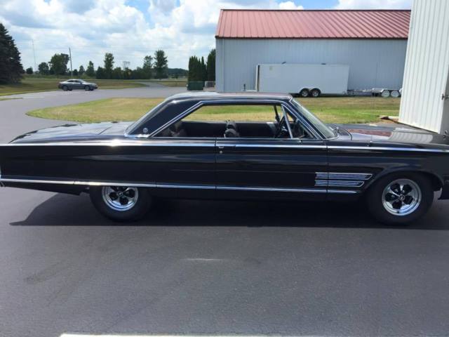 1966 Chrysler 300 Series - photo 2