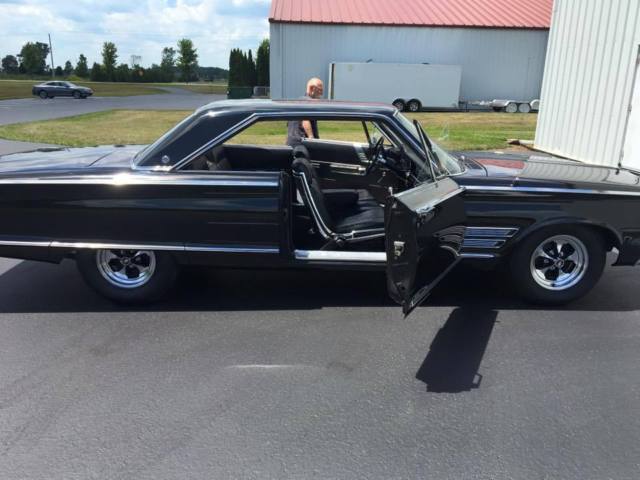 1966 Chrysler 300 Series - photo 3