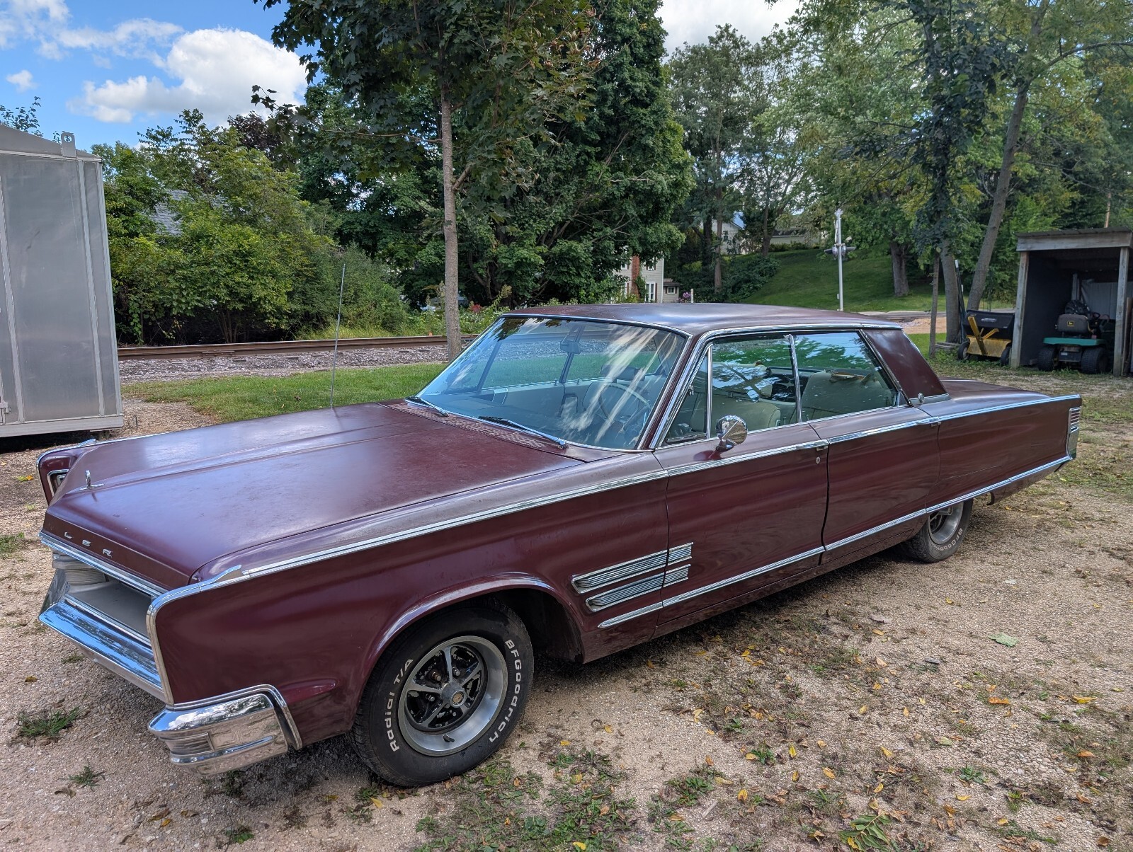 1966 Chrysler 300 Series - photo 2