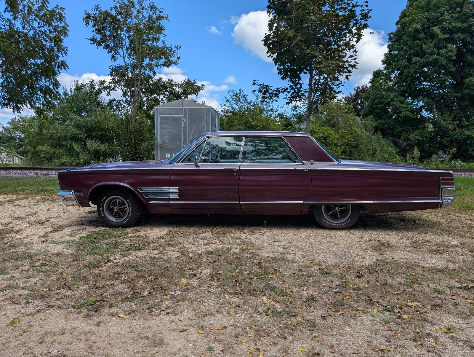1966 Chrysler 300 Series - photo 4