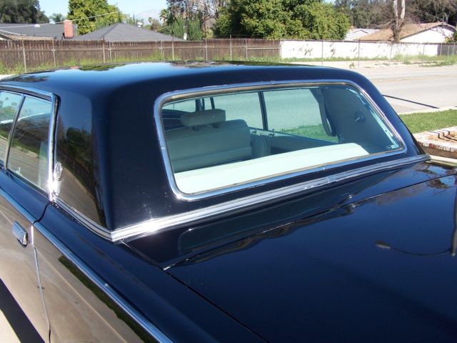 1966 Chrysler Imperial Pearl White Leather - photo 9