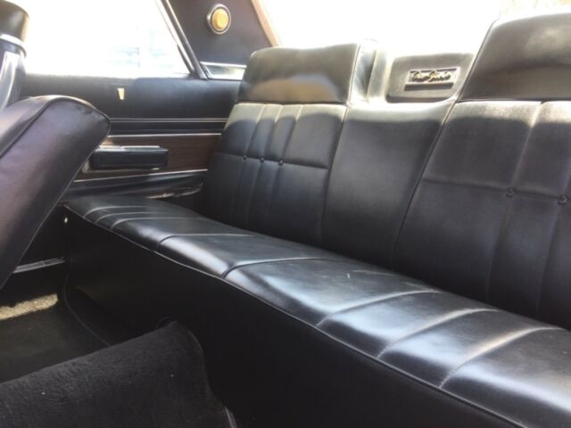 1966 Chrysler New Yorker GARAGED KEPT FOR YEARS - photo 9