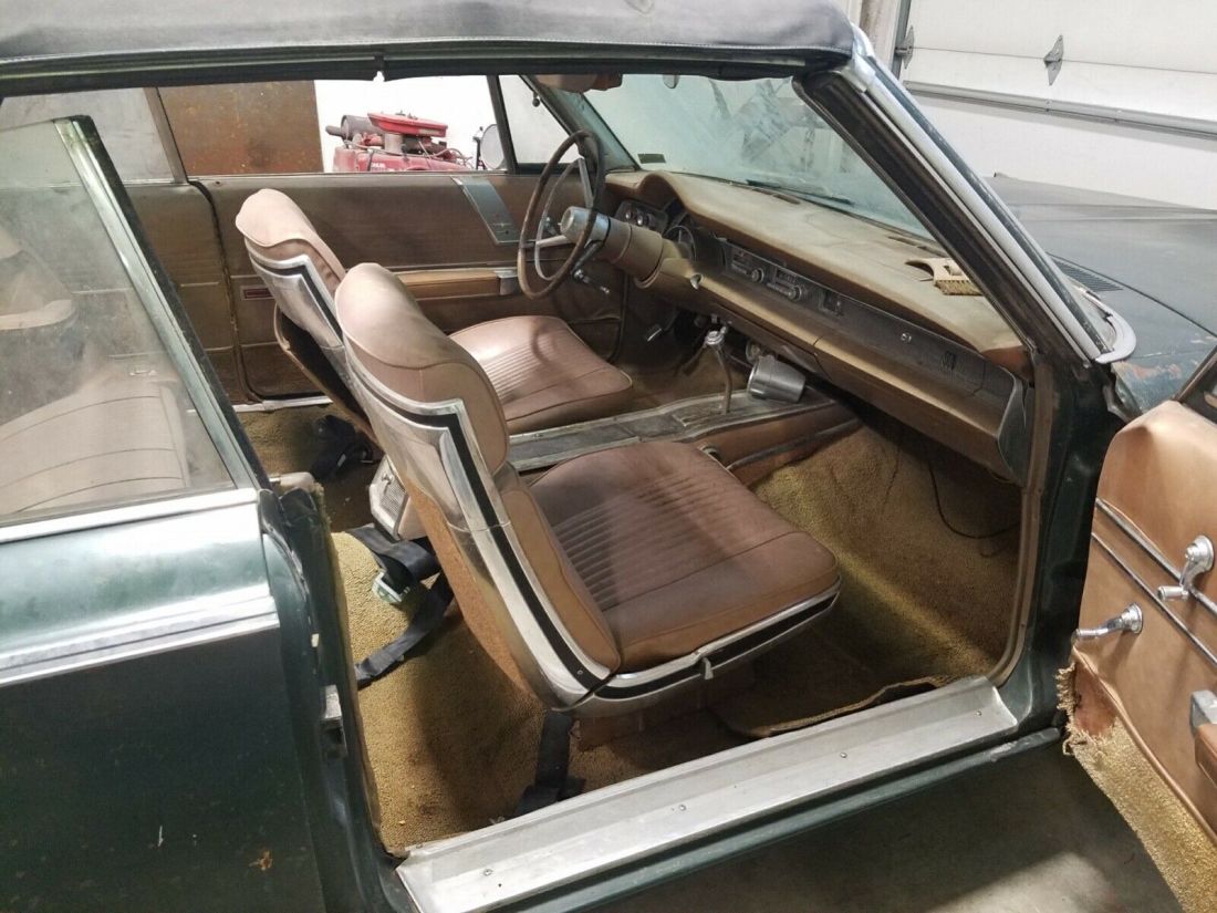 1966 Chrysler 300 Series - photo 2
