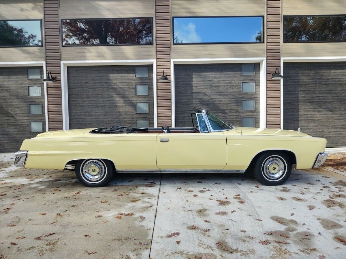 1966 Chrysler Imperial - photo 2