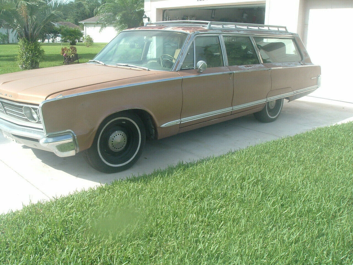 1966 Chrysler Town & Country - photo 4