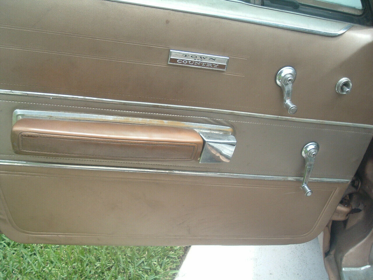 1966 Chrysler Town & Country - photo 7