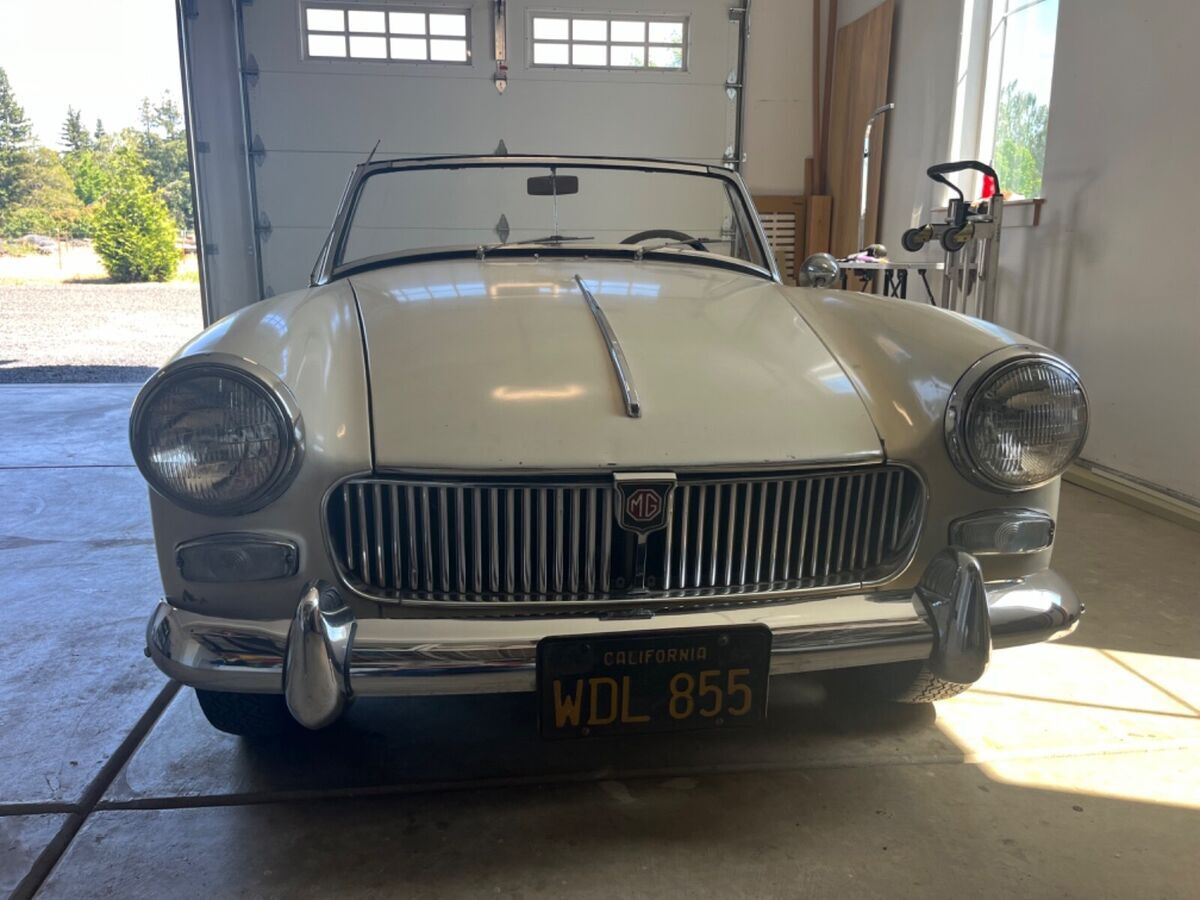 1966 MG Midget - photo 2