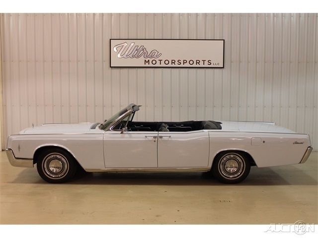 1966 Lincoln Continental Convertible - photo 3