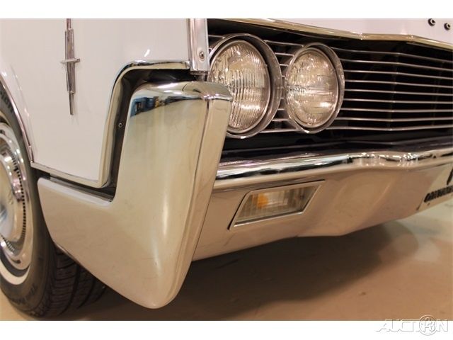 1966 Lincoln Continental Convertible - photo 8