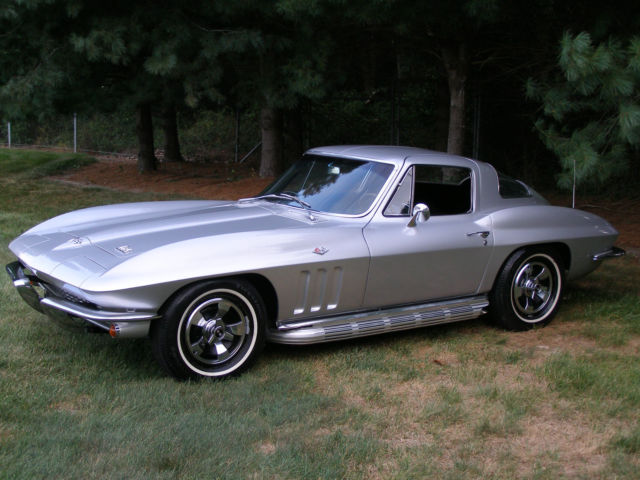 1966 CORVETTE 327/300 ALL ORIGINAL MATCHING NUMBERS W/DOCS. 1966 Chevrolet Corvette