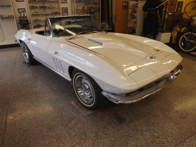 1966 Chevrolet Corvette - photo 9