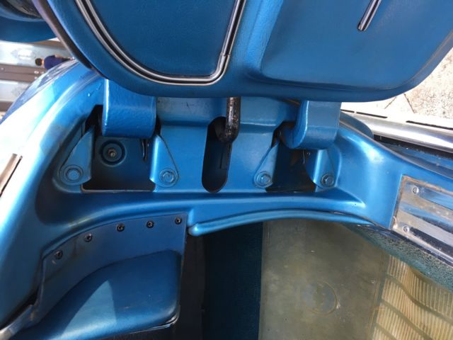 1966 Chevrolet Corvette convertible soft and hard top - photo 13