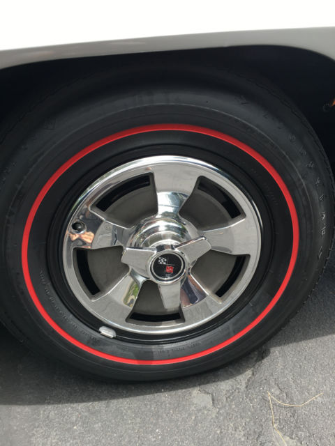 1966 Chevrolet Corvette convertible - photo 8