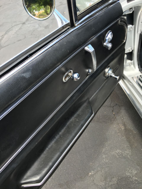 1966 Chevrolet Corvette convertible - photo 9