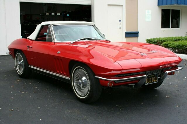 1966 Chevrolet Corvette Convertible Factory Air NCRS Award Winner - photo 9