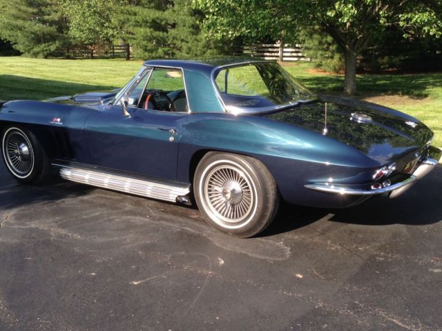 1966 Chevrolet Corvette Convertible - photo 12