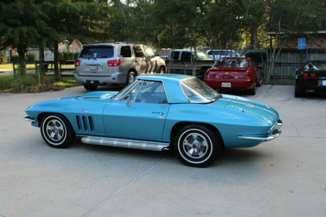 1966 Chevrolet Corvette Convertible - photo 10