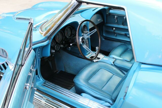 1966 Chevrolet Corvette Convertible - photo 12