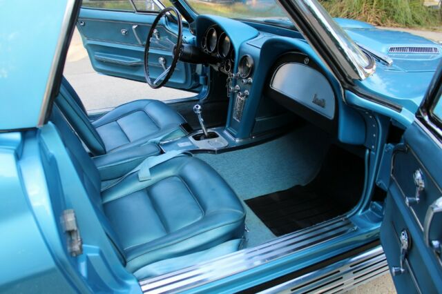 1966 Chevrolet Corvette Convertible - photo 13