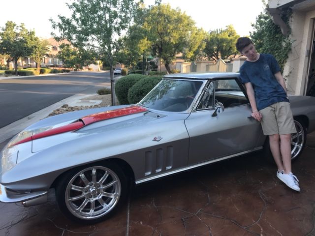 1966 Chevrolet Corvette Convertible - photo 6