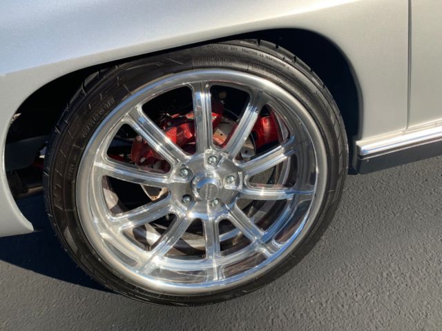 1966 Chevrolet Corvette Convertible - photo 9