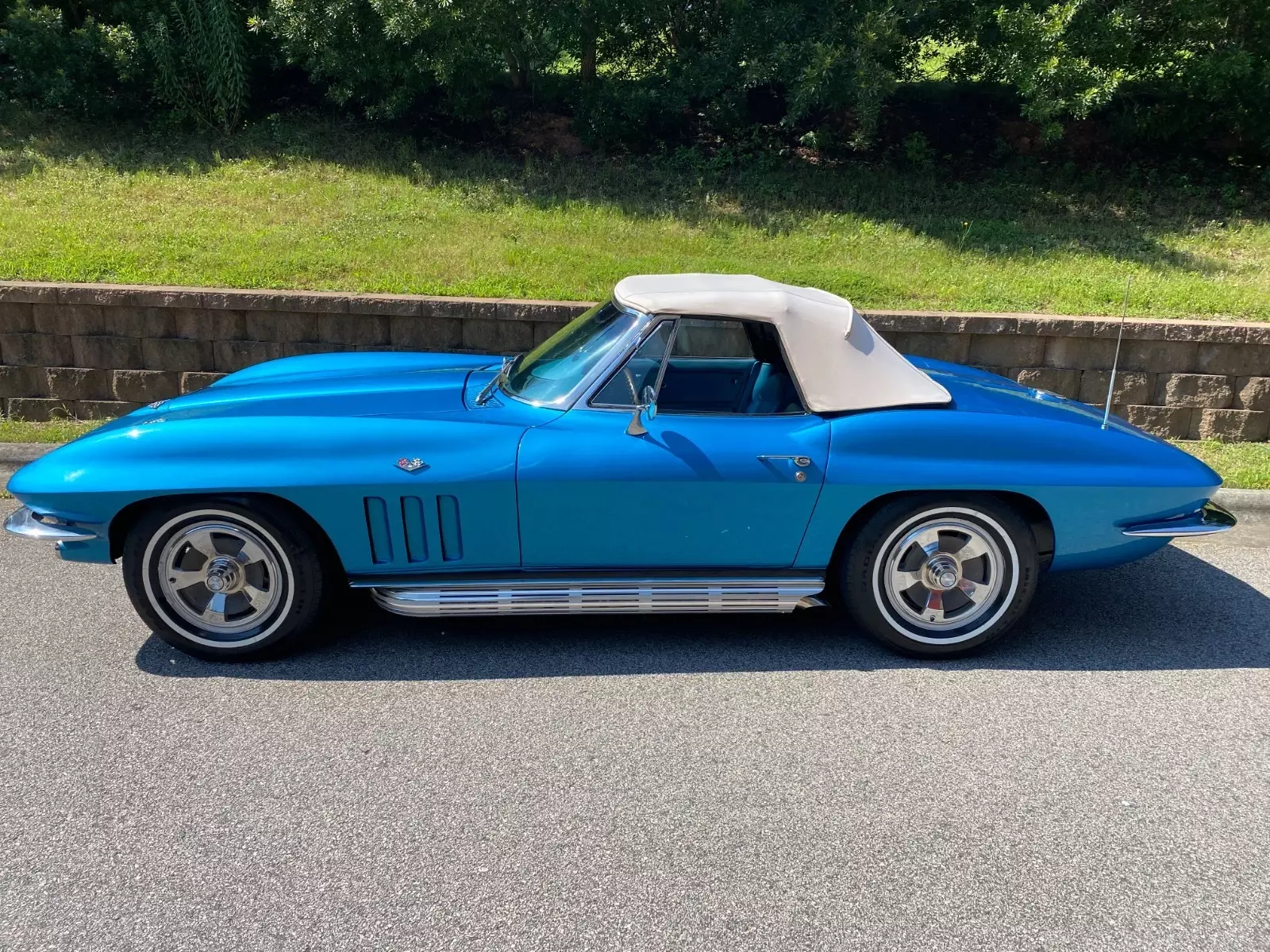 1966 Chevrolet Corvette - photo 2