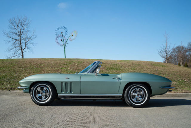 1966 Chevrolet Corvette Convertible - photo 4