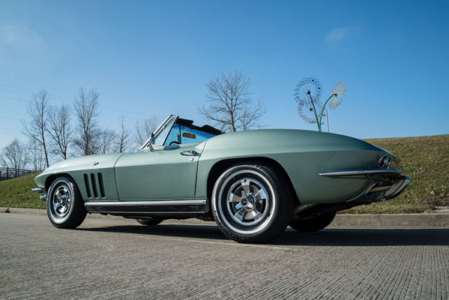 1966 Chevrolet Corvette Convertible - photo 5