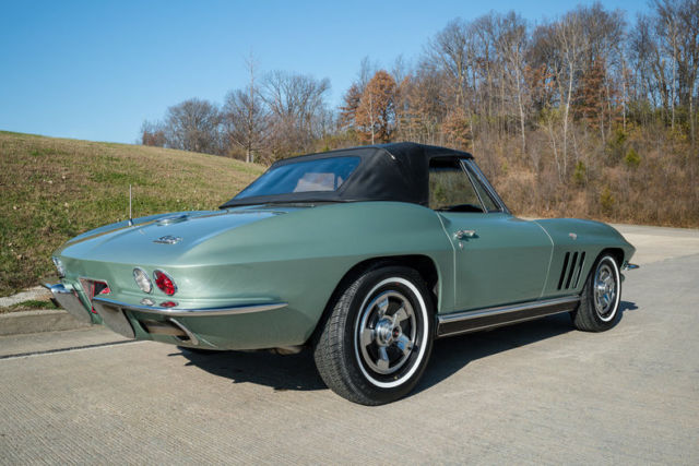 1966 Chevrolet Corvette Convertible - photo 7
