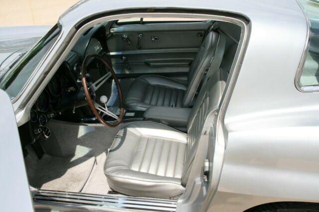 1966 Chevrolet Corvette - photo 10