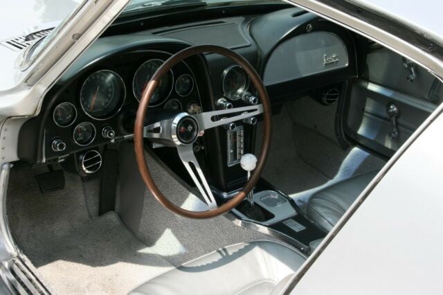 1966 Chevrolet Corvette - photo 11