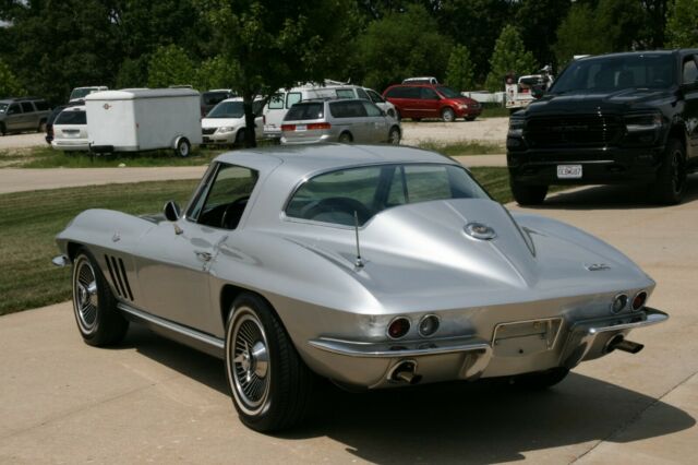 1966 Chevrolet Corvette - photo 6