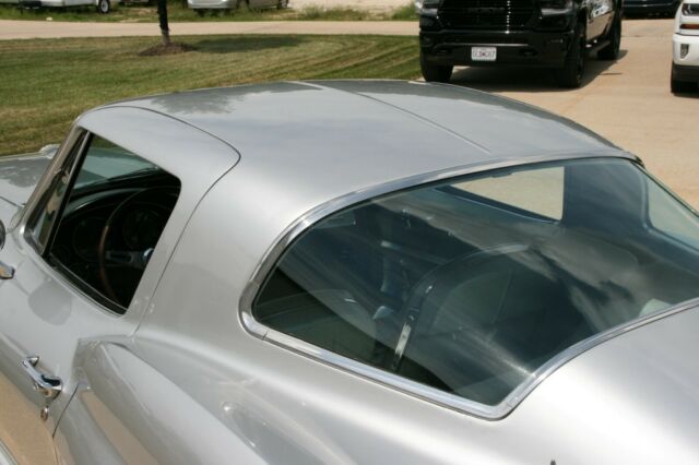 1966 Chevrolet Corvette - photo 8