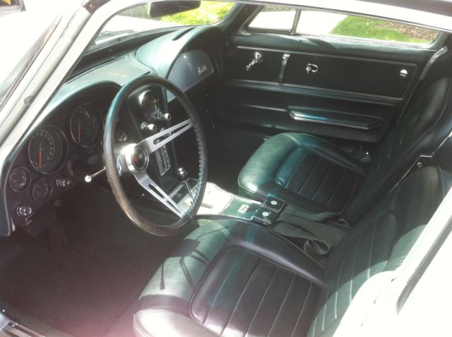 1966 Chevrolet Corvette Base Coupe 2-Door - photo 9