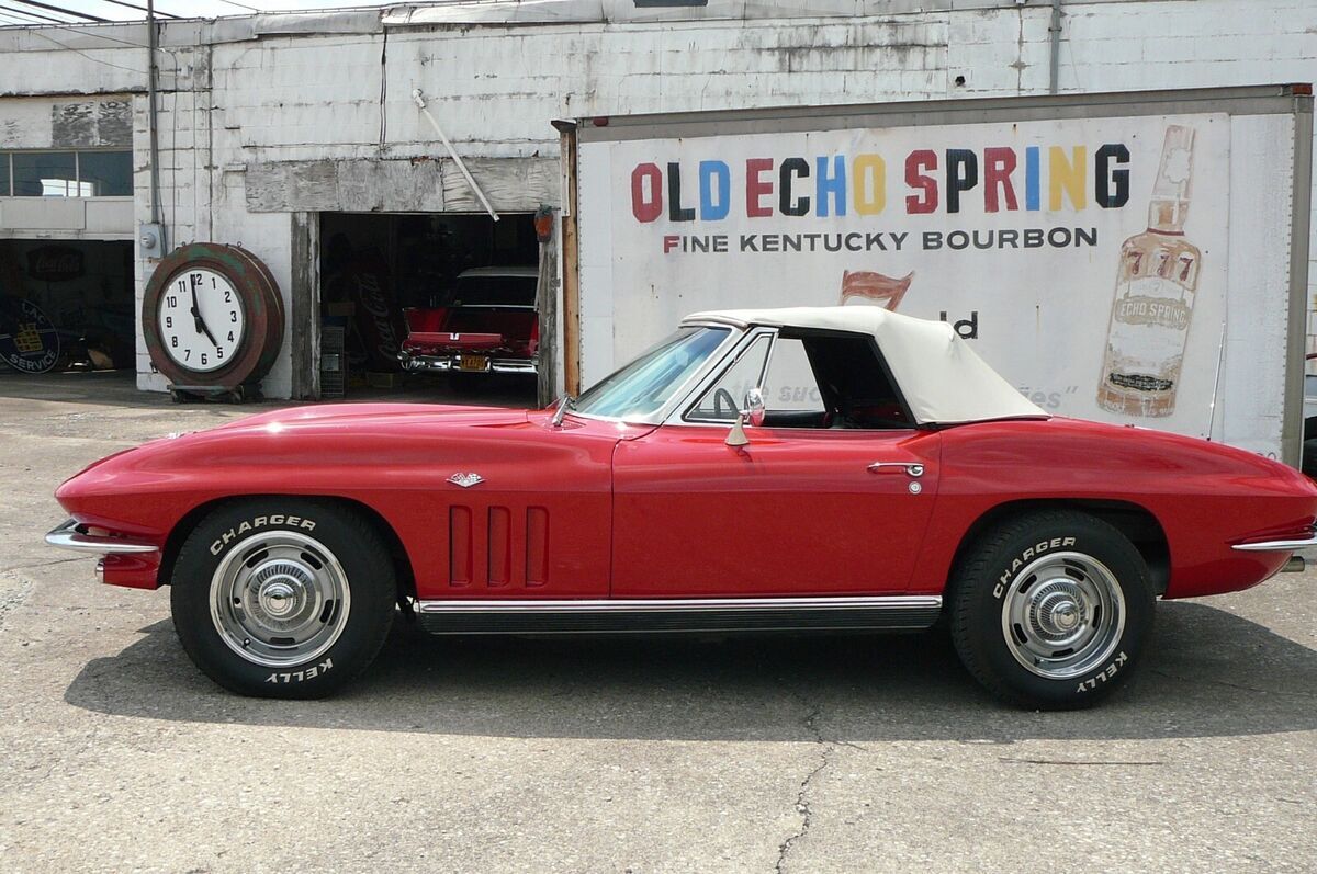 1966 Chevrolet Corvette - photo 2