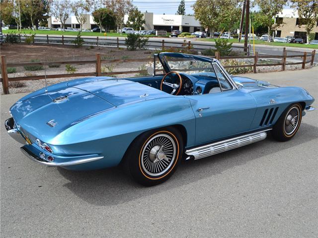 1966 Chevrolet Corvette Convertible - photo 12