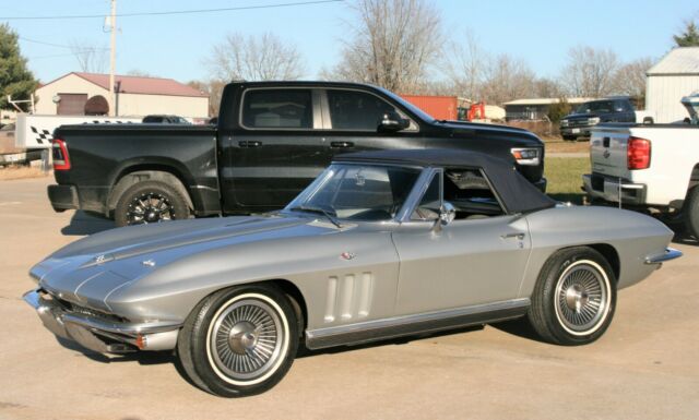 1966 CORVETTE NUMBERS MATCHING L79 350HP PS RARE COLOR COMBO SILVER ON SILVER 1966 Chevrolet Corvette