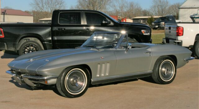 1966 Chevrolet Corvette - photo 10