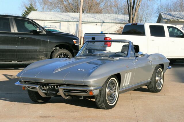 1966 Chevrolet Corvette - photo 11