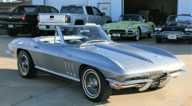 1966 Chevrolet Corvette - photo 13