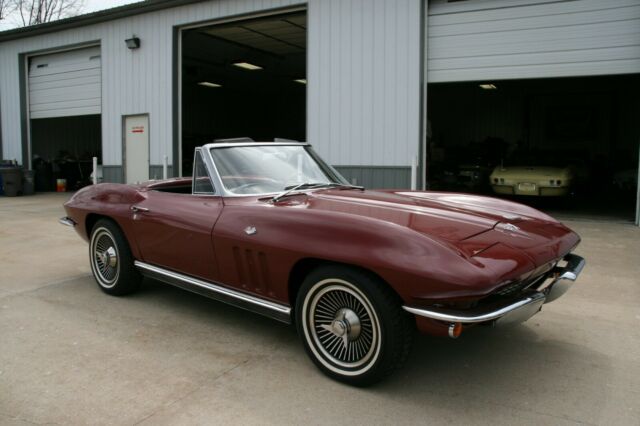 1966 Chevrolet Corvette - photo 11