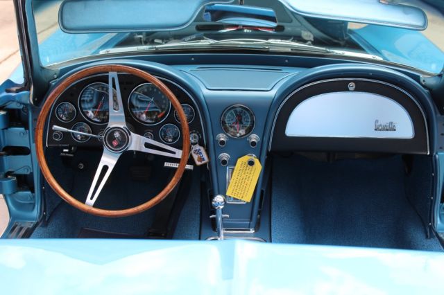 1966 Chevrolet Corvette Convertible - photo 10