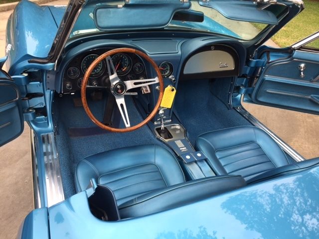 1966 Chevrolet Corvette Convertible - photo 12