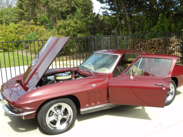 1966 Chevrolet Corvette Coupe - photo 12